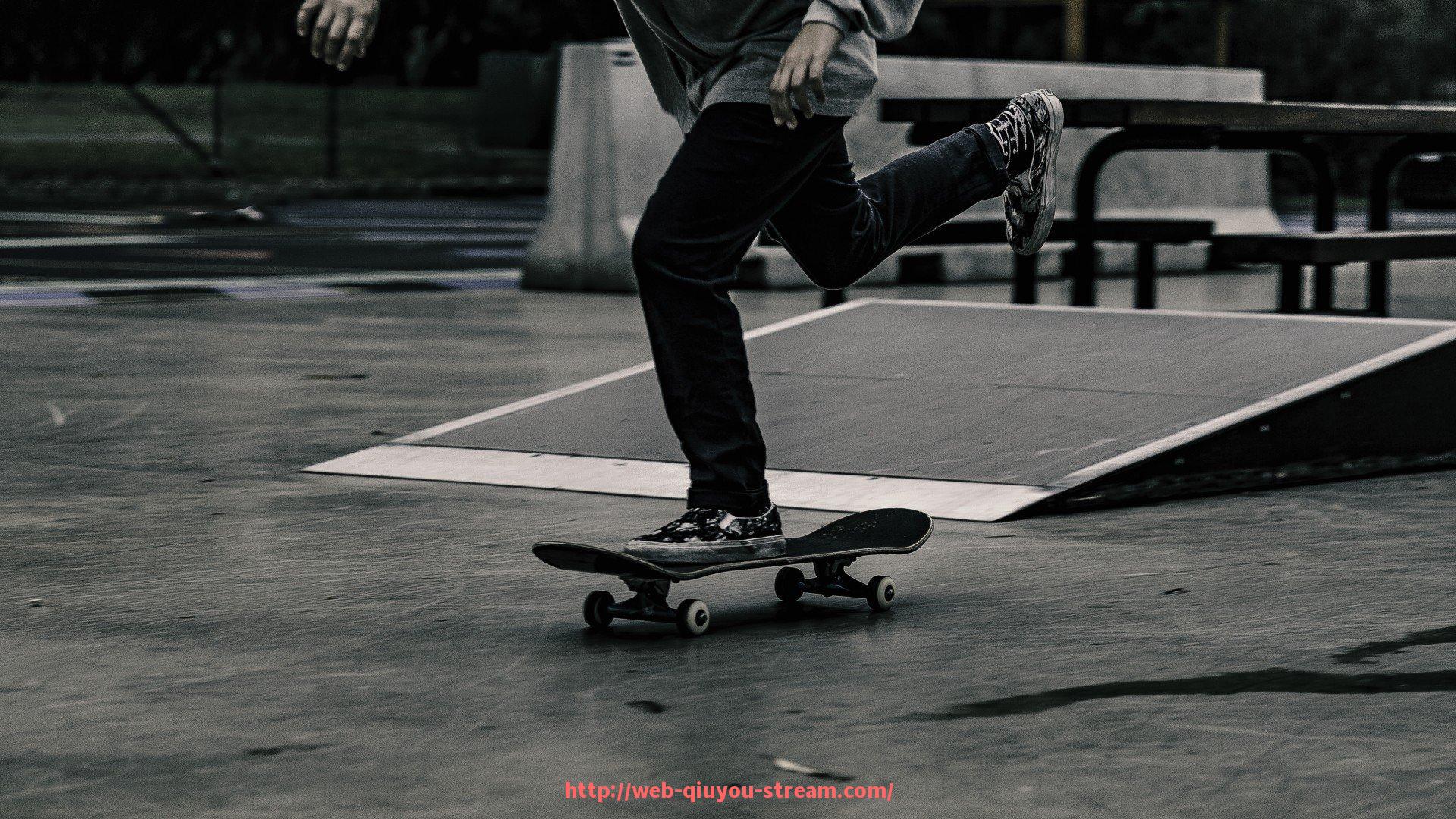 球友体育直播-力量训练所需的健身器材推荐